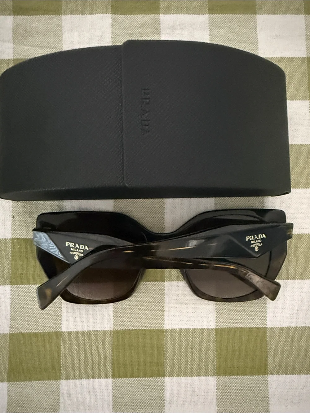 Prada PR 19ZS women’s